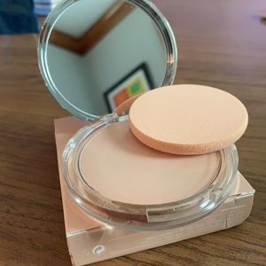 Clinique pressed powder 01 matte Ivory